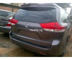 Clean Toyota Sienna for sale - Best Price Guaranteed - Call Now - Image 1
